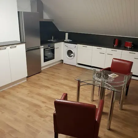 Top Xxl -- Grosses, Elegantes Und Helles -- Wifi -- Wlan -- Parkplatz -- Apartment Krefeld